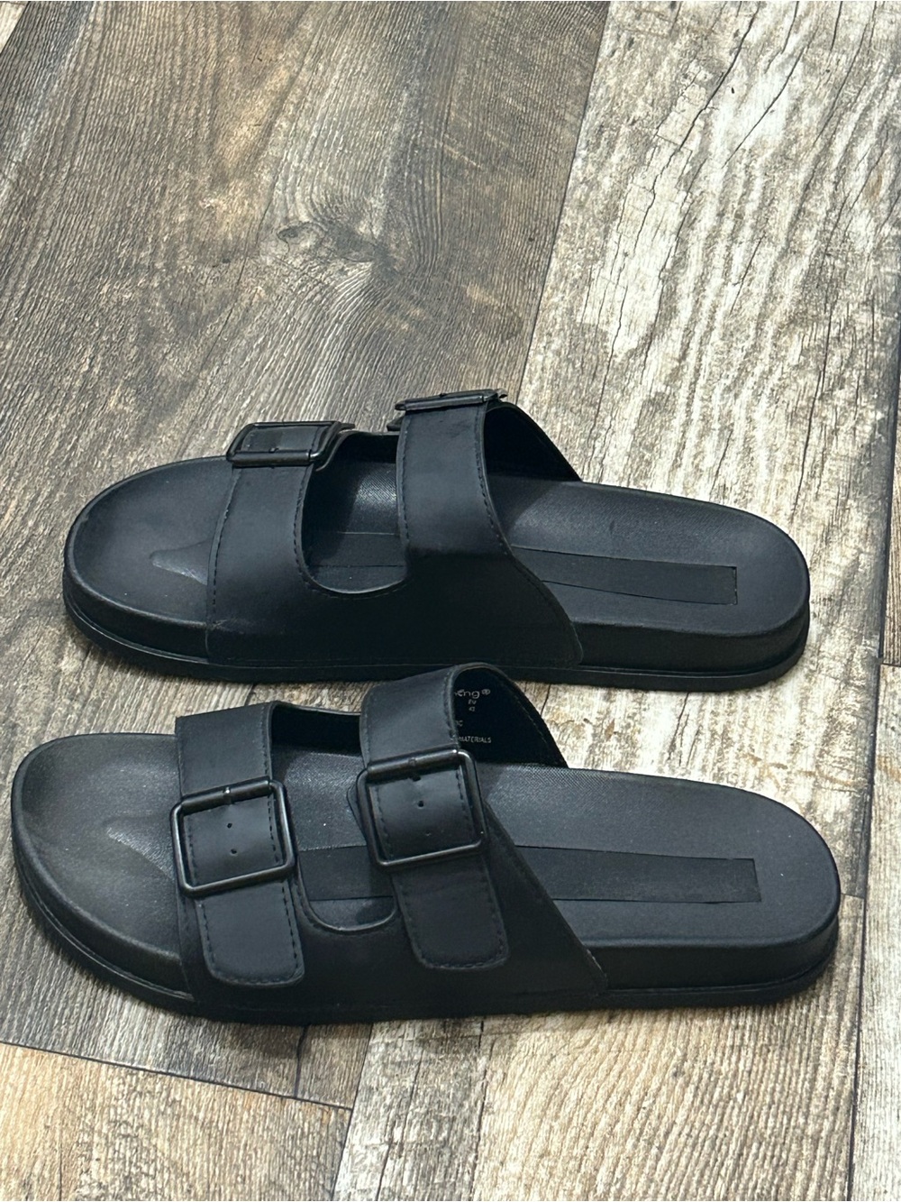 Earthing Men’s Black
Aspen Slides Grounding Sandals
Size 10
